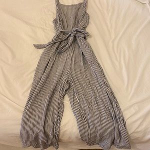 Old Navy 1 Piece Jumper 🌼 w/ Stripes